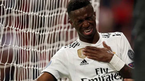 Vinícius se lesiona, sale llorando y peligra su debut en la selección brasileña