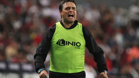 Guillermo Hoyos en Atlas