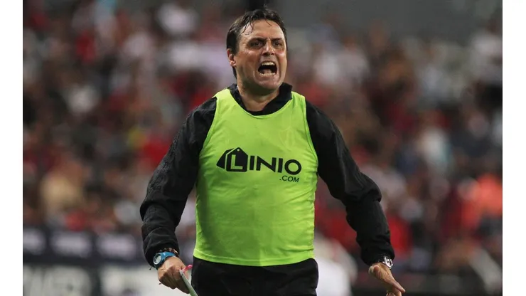 Guillermo Hoyos en Atlas