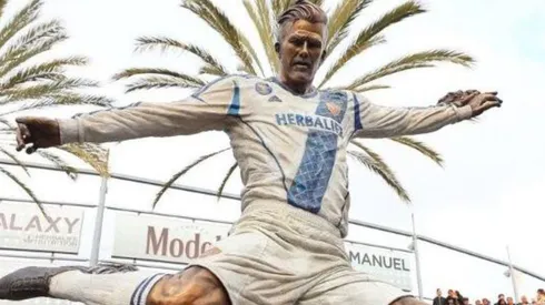 Así se hizo la estatua de David Beckham con efecto blur incluido
