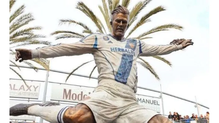 Así se hizo la estatua de David Beckham con efecto blur incluido