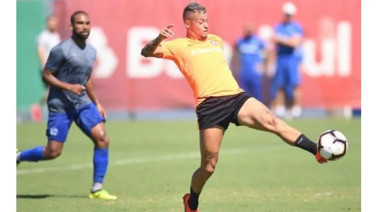 El uruguayo Nico López debería partir en el ataque colorado