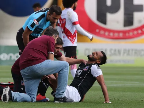 Ronald de la Fuente abandonó la cancha y tendría un esguince