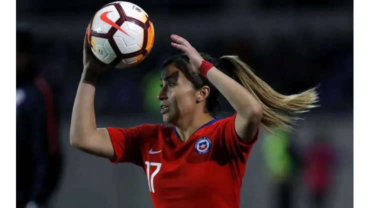 Geraldine Leyton ante Colombia en la Copa América.