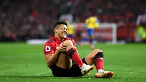 Alexis Sánchez sale por lesión del Man United