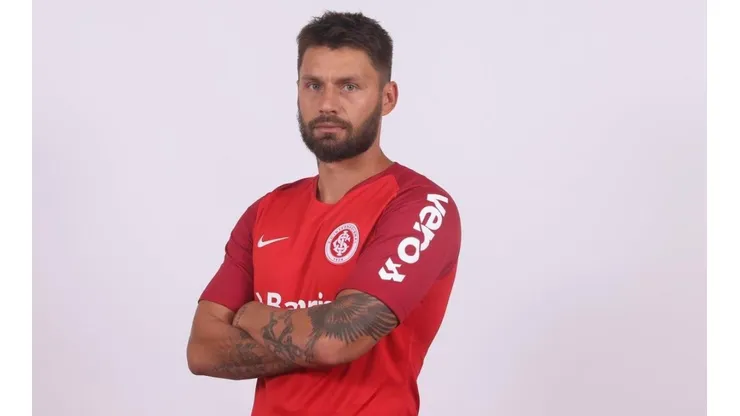 33 años, 140 goles en 536 partidos oficiales