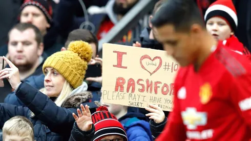 Alexis lleva dos goles en su segunda temporada con Manchester United