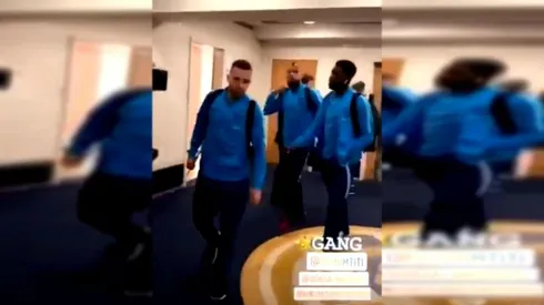 Vidal y alba se desvían para no pisar el escudo del Madrid.