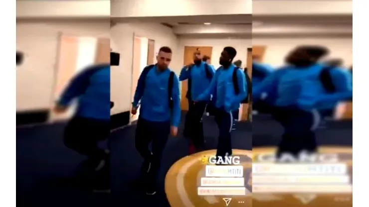 Vidal y alba se desvían para no pisar el escudo del Madrid.