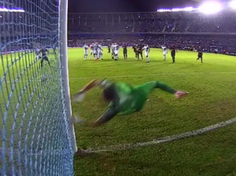 Gigante: dos tapadones extraordinarios de Gabriel Arias a Corinthians