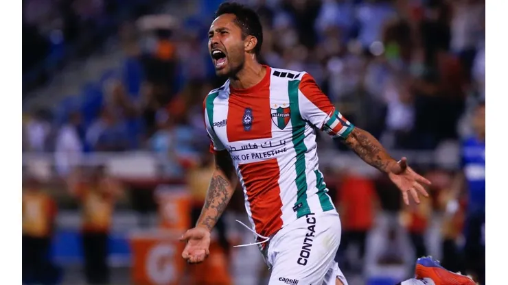 El Mago celebra su gol ante Talleres.