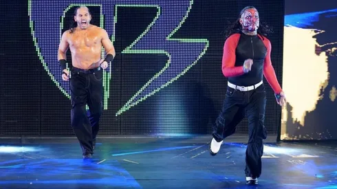 The Hardy Boyz regresaron a SmackDown y avisaron que van por los títulos en parejas