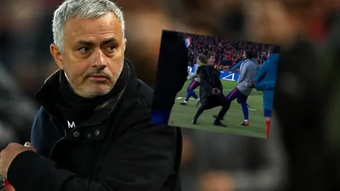 Mou aborda el Pato Yáñez de Simeone.