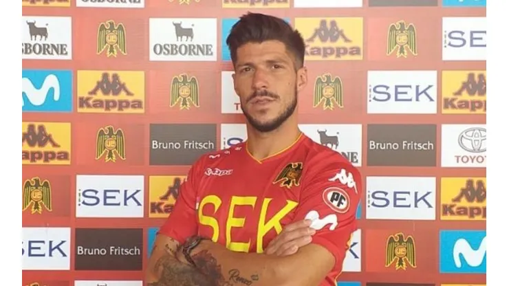 Carlos Matheu es presentado como nuevo jugador de Unión Española