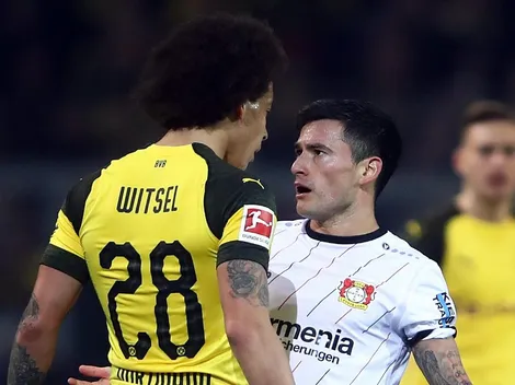 El duro encontrón de Charles Aránguiz con Witsel