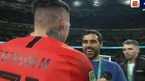 Claudio Bravo felicita a Ederson