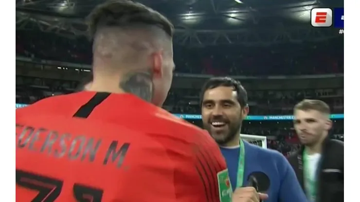 Claudio Bravo felicita a Ederson