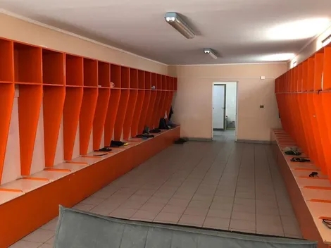 ¡Se robaron todo! Delincuentes dejaron pelado el camarín de Cobreloa