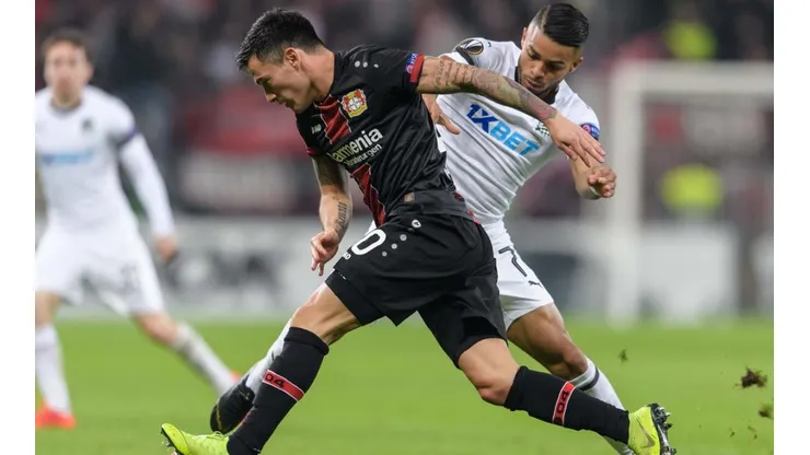 Aránguiz frente al Krasnodar.