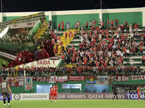 Emotivo: hinchas de La Calera le cantaron al Chapecoense en Brasil