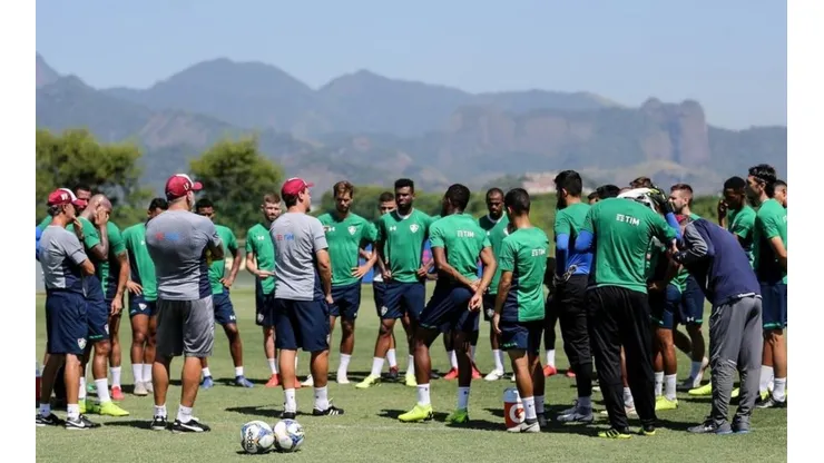 El entrenamiento del Flu se suspendió por deudas