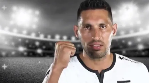 Chaco Insaurralde se luce invitando a los hinchas de Colo-Colo