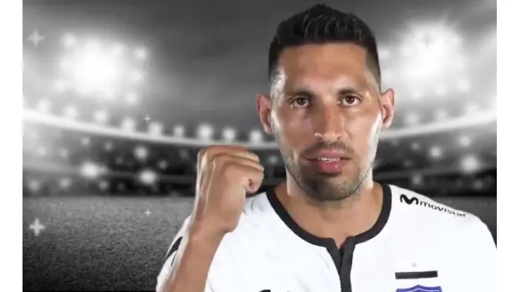 Chaco Insaurralde se luce invitando a los hinchas de Colo-Colo