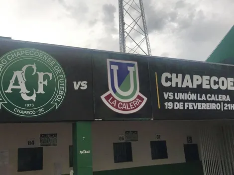 Chapecoense utiliza el escudo tradicional de Unión La Calera en la previa de su choque por Copa Sudamericana