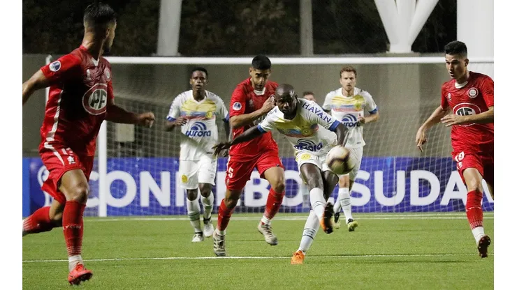 Empate sin goles en la ida.
