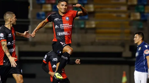 Felipe Flores abrió la cuenta del 3-0 puma en La Florida