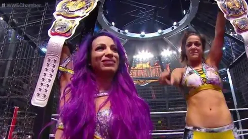 Sasha Banks y Bayley se convirtieron en las primeras campeonas femeninas en parejas de WWE