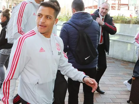 Alexis viajó a Londres para medirse a Chelsea