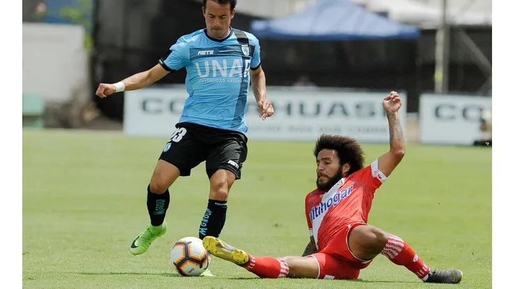 Iquique y Curicó lo intentaron mucho, pero no pasaron del empate