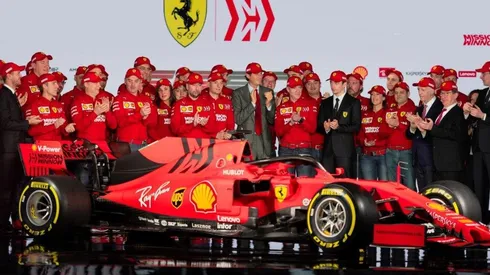Ferrari presenta su modelo 2019 con el sueño de quitarle el cetro a Mercedes