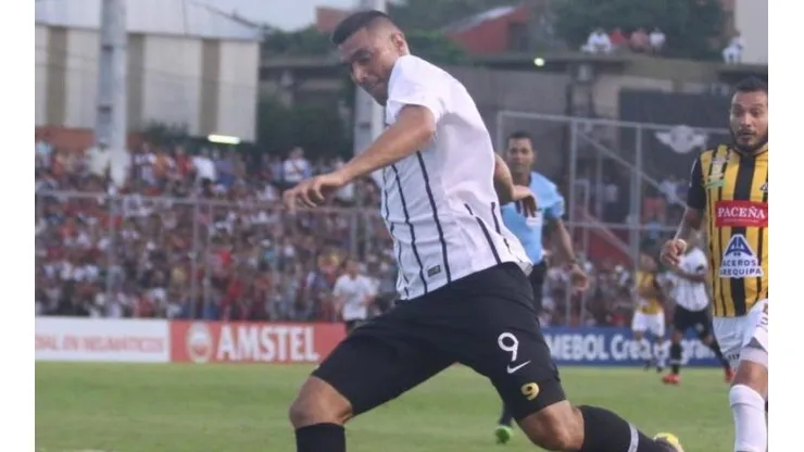 Cardozo anotó el mejor gol de esta fase previa de la Libertadores