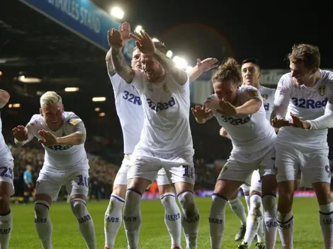 Leeds United venció 2-1 al Swansea y recuperó el liderato en la Championship