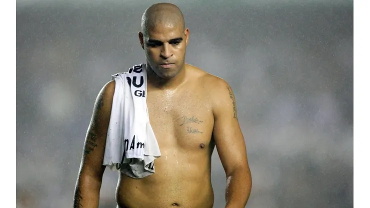 Adriano preocupa por su delicado estado financiero