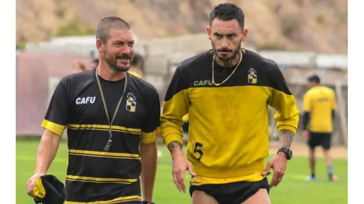 Pinilla recién se entrena a la par de sus compañeros