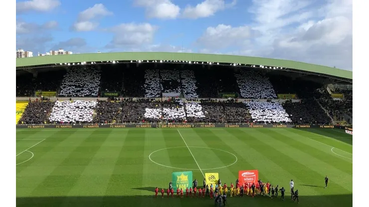 Así fue el mosaico que hicieron los hinchas del Nantes en honor a Emiliano Sala