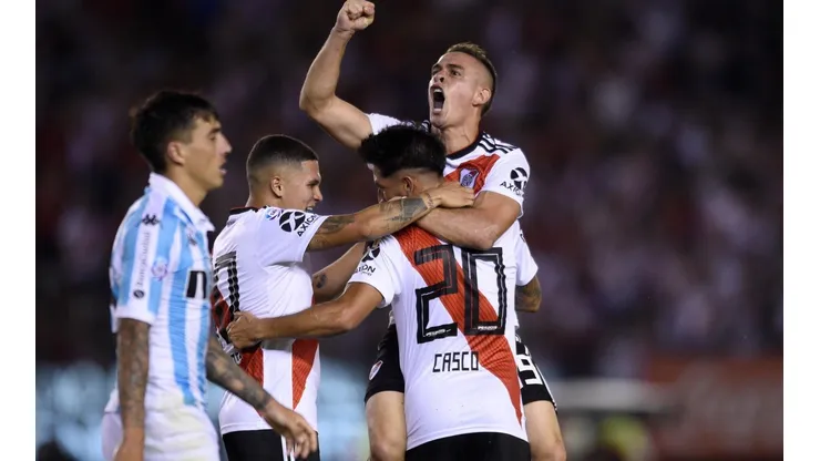 River venció a Racing por 2-0 y dejó al rojo vivo el torneo argentino