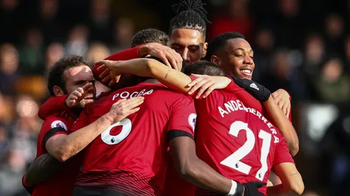 El United celebró la goleada de su odiado vecino