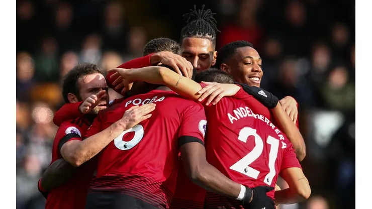 El United celebró la goleada de su odiado vecino