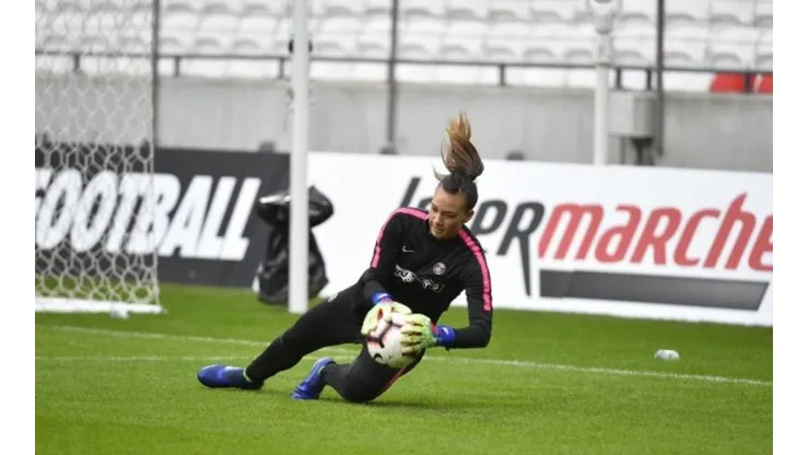 Christiane Endler no pudo evitar la derrota del PSG