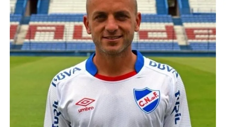 Gustavo Lorenzetti anotó un doblete ante Montevideo Wanderers