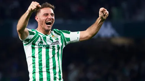 Joaquín celebrando su gol olímpico