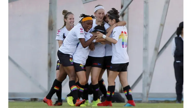 4 jugadoras chilenas firmarán contrato profesional