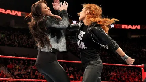 Becky Lynch suspendida de RAW y Stephanie McMahon pagó las consecuencias