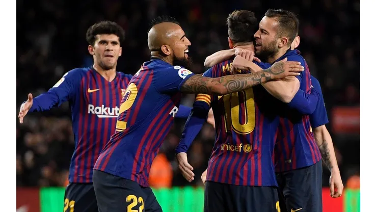 Vidal habilitó a Messi en el empate contra Valencia.