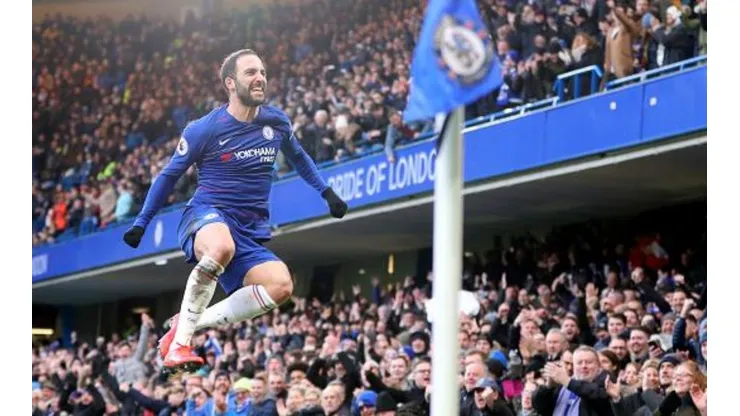 Higuaín anotó su primer golazo por Chelsea