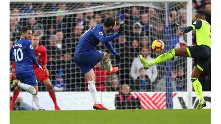 Higuaín anotó dos golazos en la paliza del Chelsea